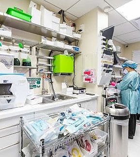 a hospital room with a lot of medical equipment  at RTC Dental in Chantilly for Pediatric dentist Reston services.